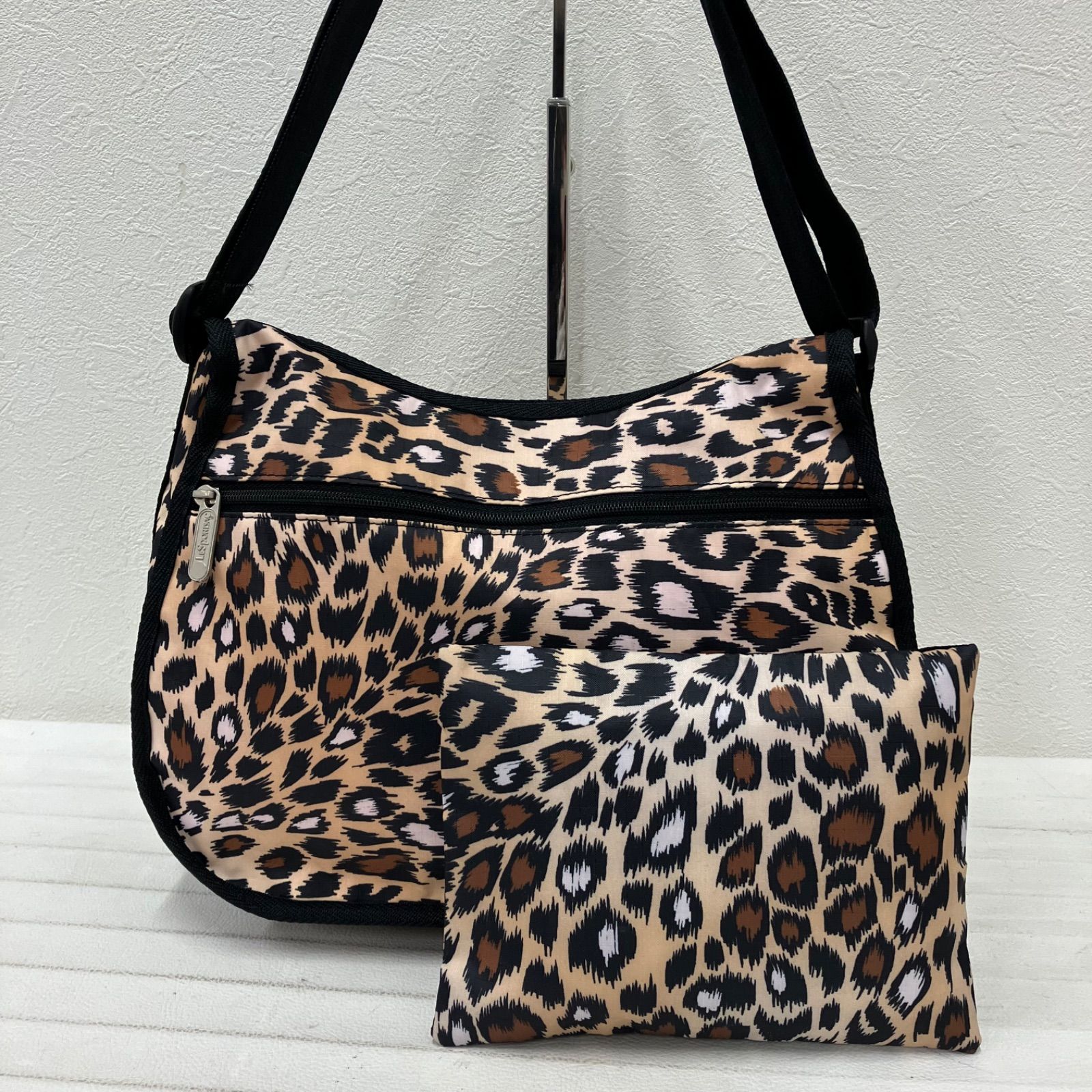 8393 LeSportsac レスポートサック ショルダーバッグ レオパード