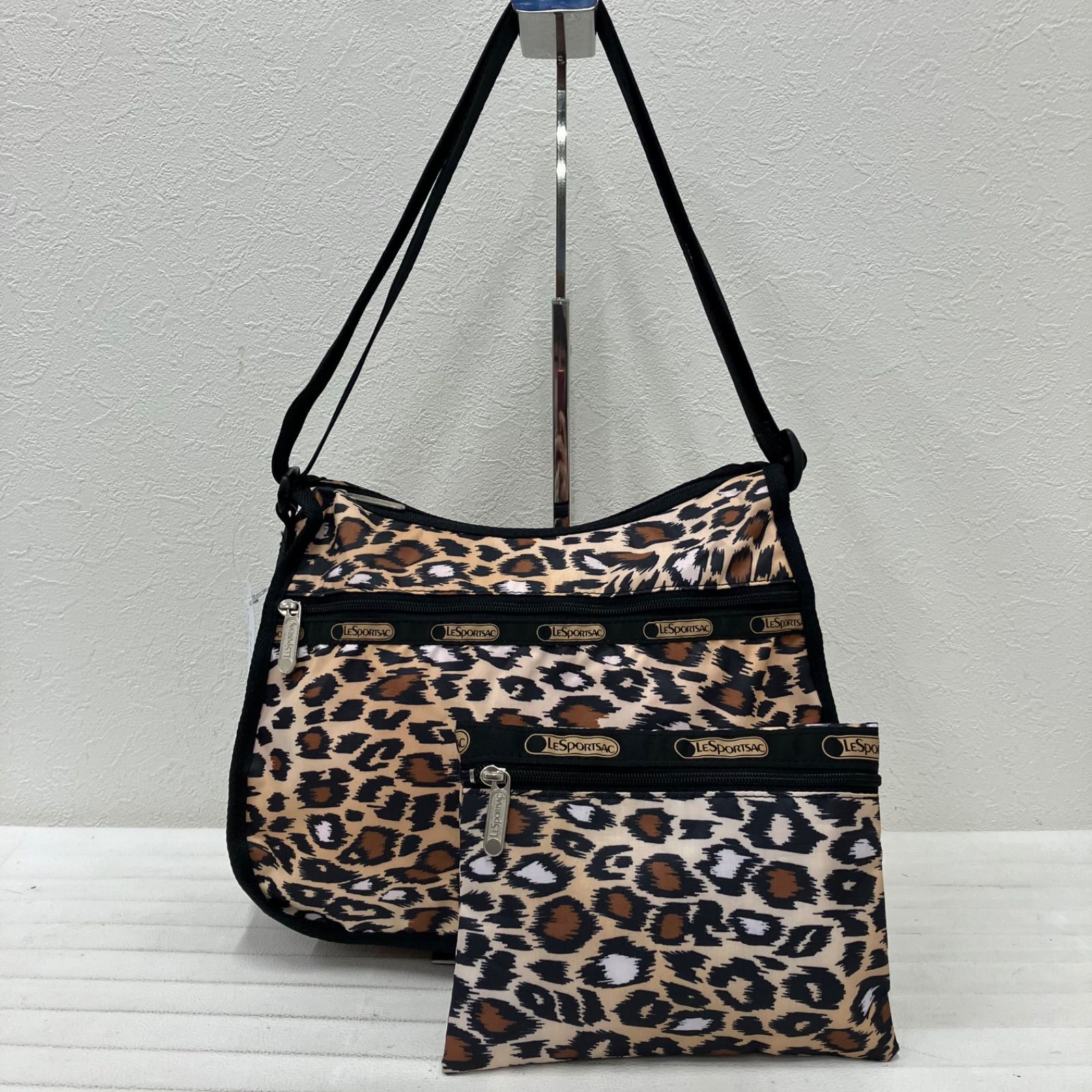 8393 LeSportsac レスポートサック ショルダーバッグ レオパード 豹柄 
