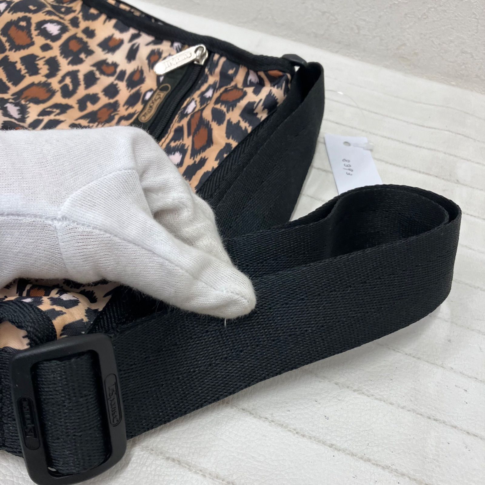 8393 LeSportsac レスポートサック ショルダーバッグ レオパード 豹柄