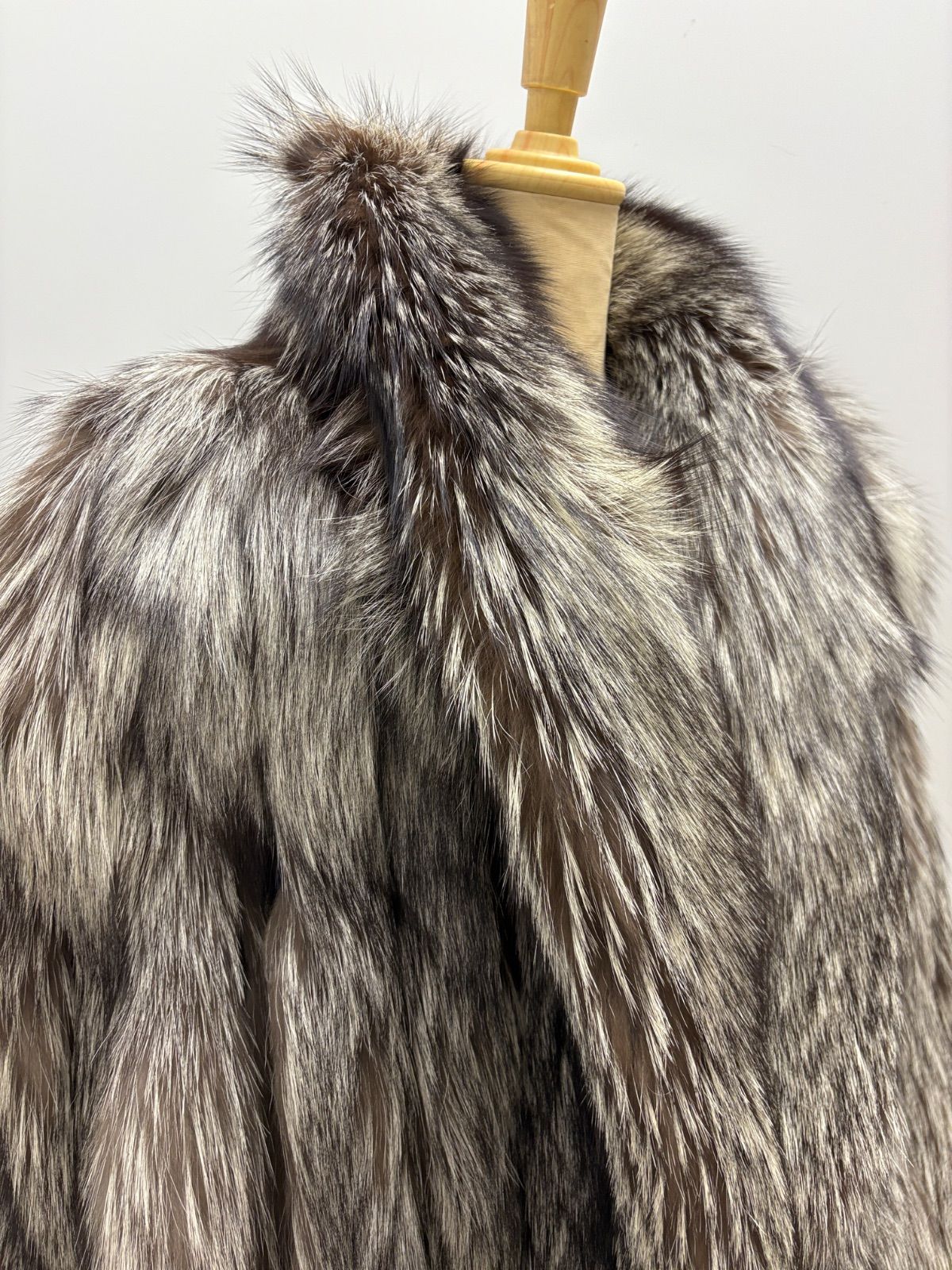 ROTINY フォックスファーコート 毛皮 リアルファー C2601162 - メルカリ