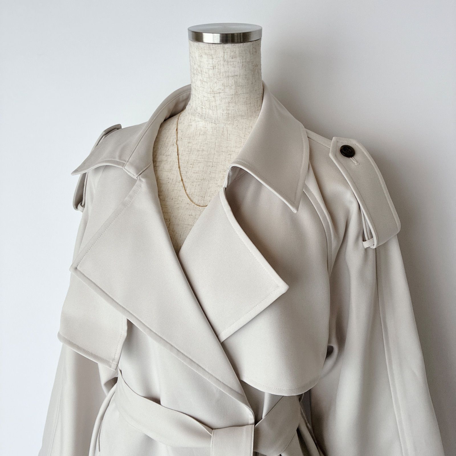 2025 / タグ付未使用 / Mila Owen ミラオーウェン / 共ベルト付 肩章