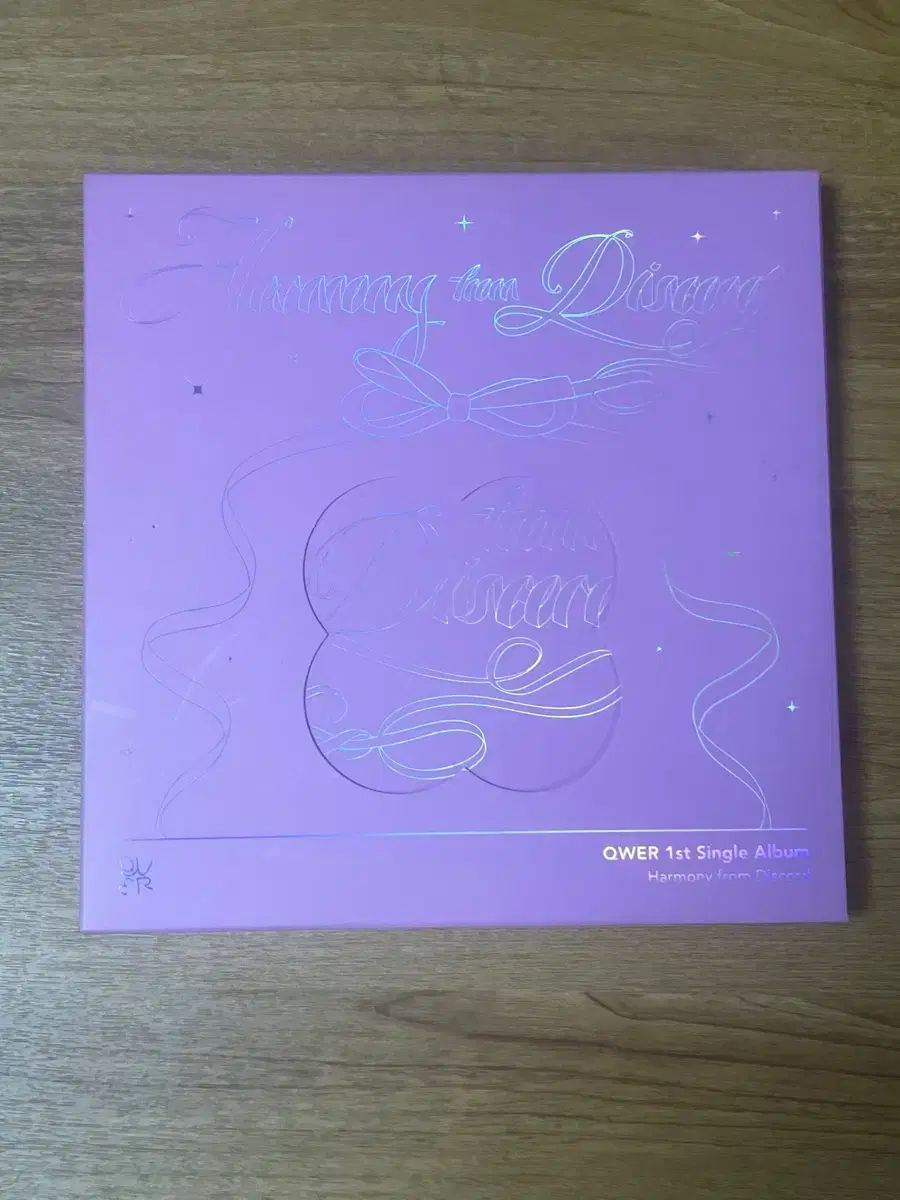 QWER 1st Single アルバム Harmony From Discord - メルカリ