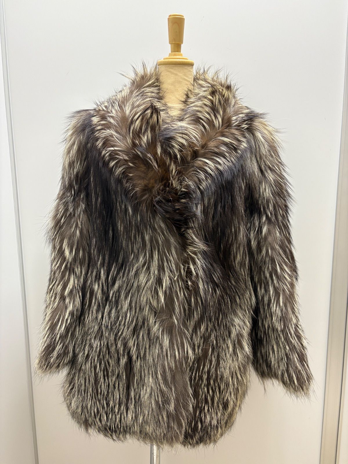 EMBA フォックスファーコート 毛皮 リアルファー C2601164 - メルカリ