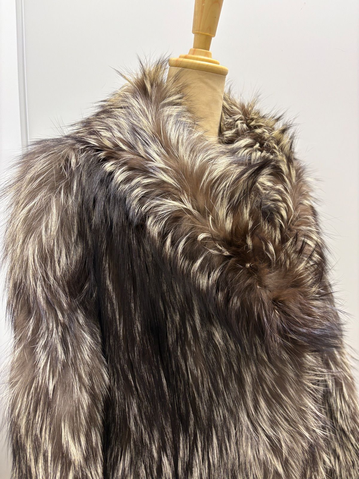 EMBA フォックスファーコート 毛皮 リアルファー C2601164 - メルカリ