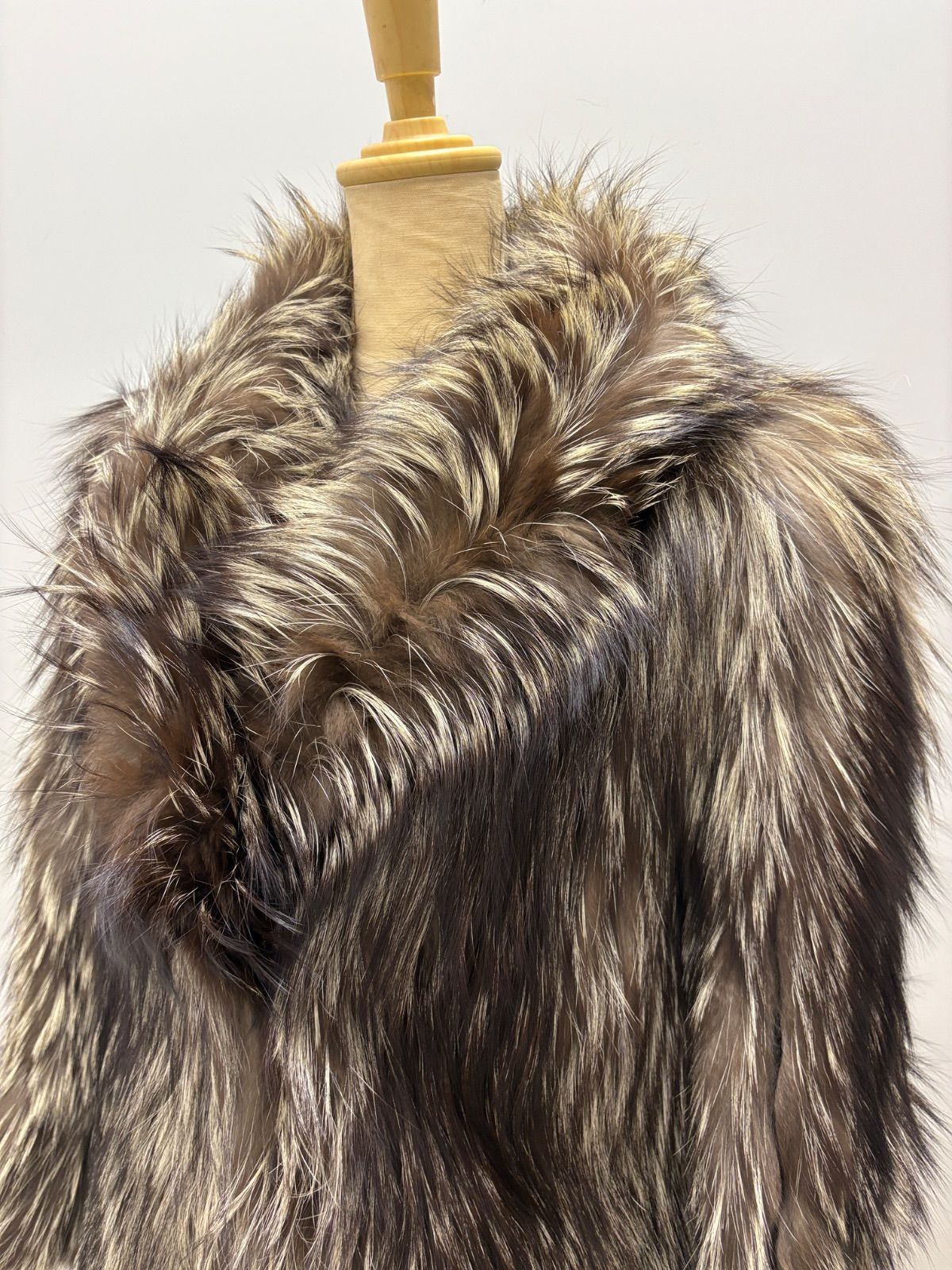 EMBA フォックスファーコート 毛皮 リアルファー C2601164 - メルカリ
