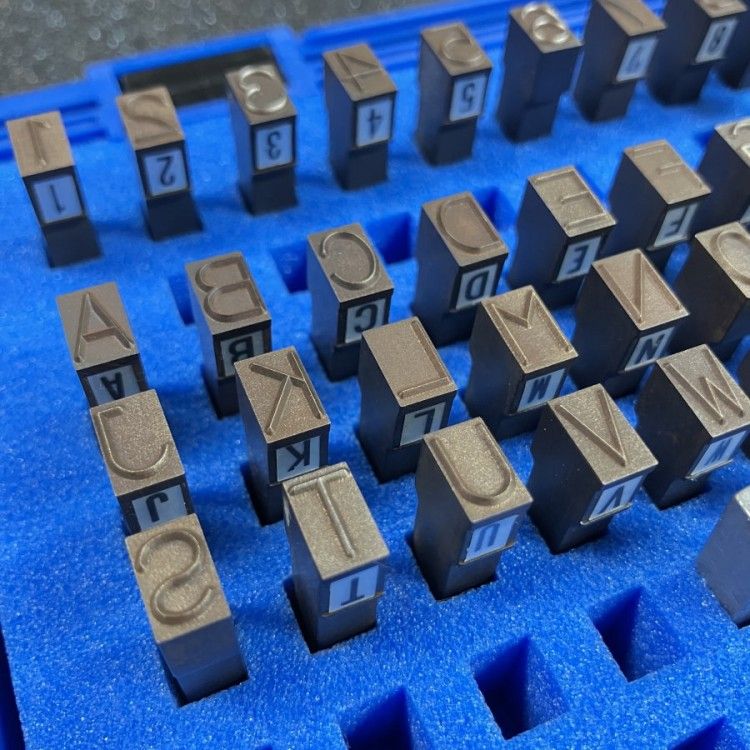  URATANI 浦谷 UC 60 BS ハイス精密組合せ刻印Bセット 6 0 mm その他 キッチン 日用品 その他