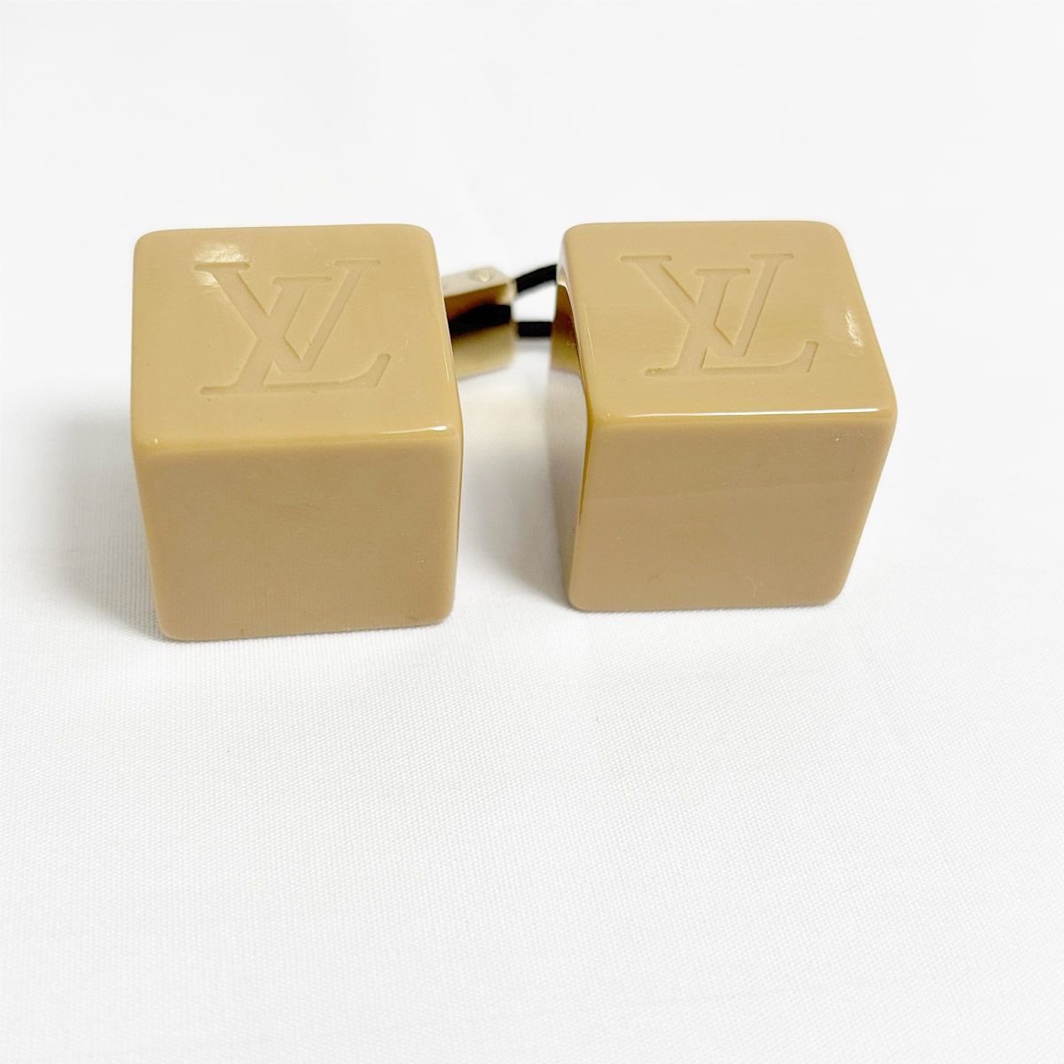 ✨極美品✨ LOUIS VUITTON ルイ ヴィトン ヘアキューブ 2ケset 楽天市場】LOUIS VUITTON ルイ ヴィトン ヘアキューブ ヘアゴム ヘア