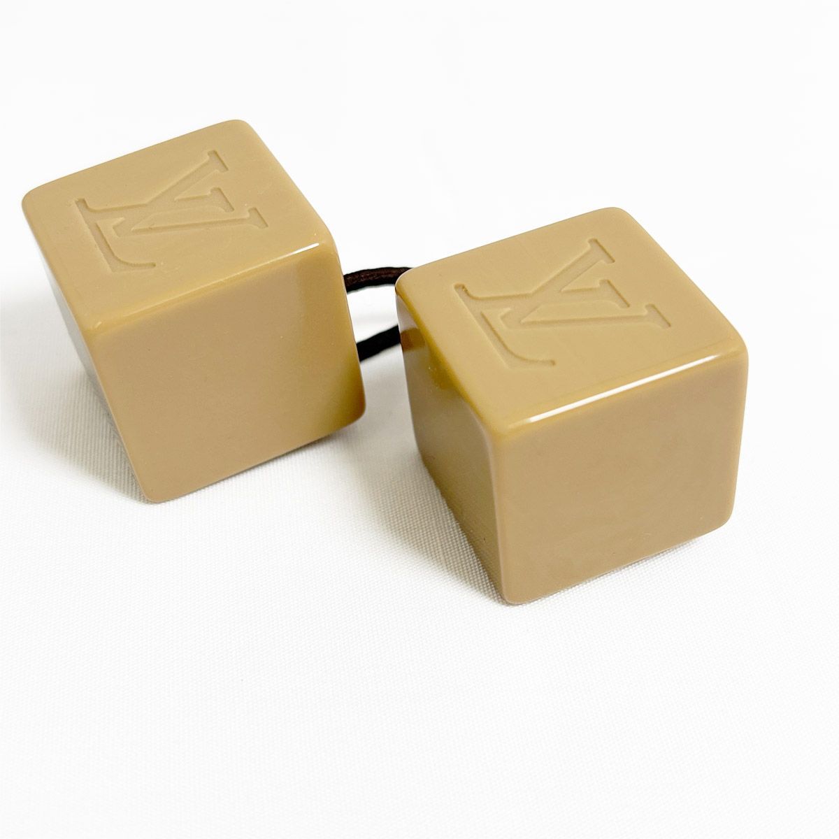 ルイヴィトン　ヘアゴム　巾着付き　LOUIS VUITTON ２個セット org.jpg