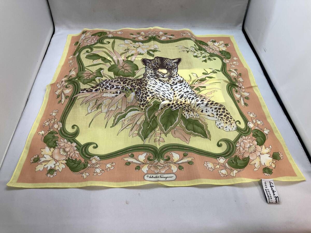美品　サルバトーレフェラガモ　シフォン　ストール　虎　鳥　花柄 Salvatore Ferragamo サルバトーレフェラガモ スカーフ シルク100