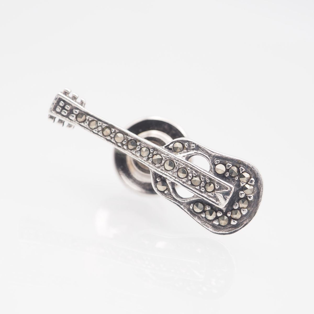 M523 マーカサイト マルカジット 925刻印 ピンブローチ ギター