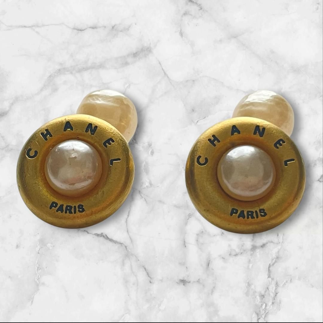 CHANEL 94A パール カフス ゴールド ヴィンテージ フランス製 CHANEL 94A パール カフス ゴールド ヴィンテージ フランス製 - メルカリ