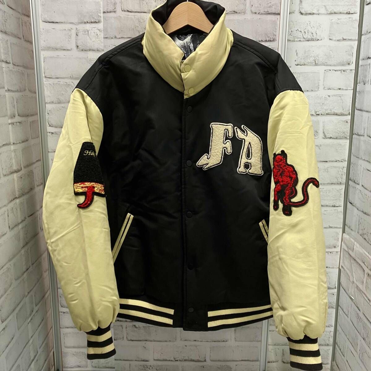 Fucking Awesome / ファッキンオーサム / リバーシブル / パデッド