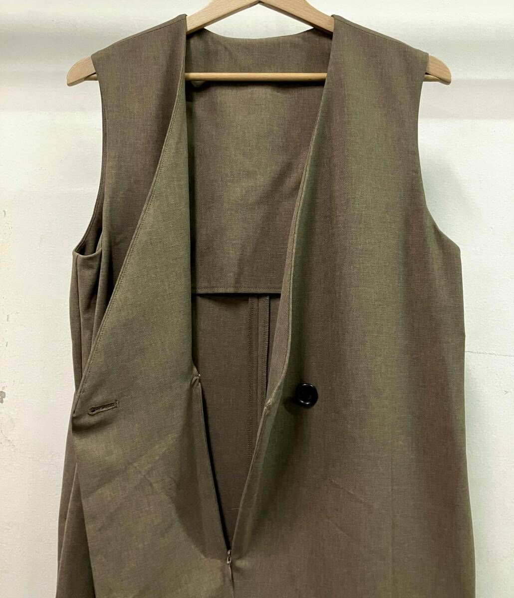 新品タグ付 19500円 CLOVE Vネックサロペットヤマダヤ オーバーオール 新品タグ付 19500円 CLOVE Vネックサロペットヤマダヤ オーバーオール