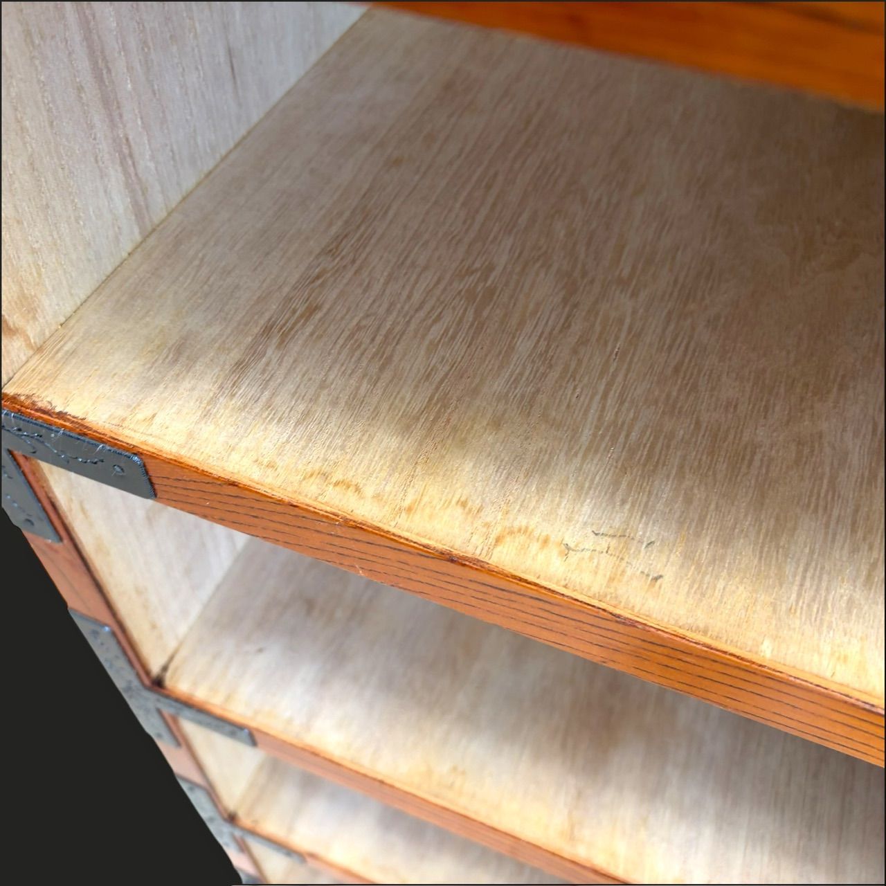 【美品/うるし塗装】岩谷堂 箪笥 伊勢丹オリジナル 小箪笥 チェスト 整理箪笥 民芸家具 和家具 木製 収納 引き出し たんす 漆塗り 小物収納 コンパクト 和モダン インテリア リビング/寝室/玄関収納 サイドチェスト ナイトテーブル 小型収納 小物入れ 漆 美品/うるし塗装】岩谷堂 箪笥 伊勢丹オリジナル 小箪笥 チェスト 整理