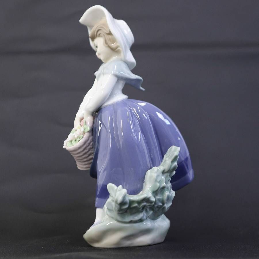 美品】 LLADRÓ リヤドロ 「きれいな花ばかり」フィギュリン 陶器製人形