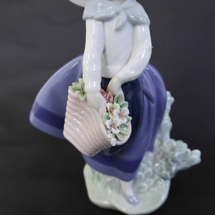 美品】 LLADRÓ リヤドロ 「きれいな花ばかり」フィギュリン 陶器製人形