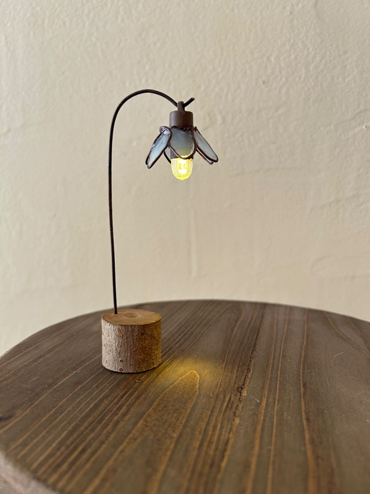 ハンドメイド レジン ミニランプ　アンティーク風雑貨　ハンドメイド古材ランプ　シャビー　木製電池照明