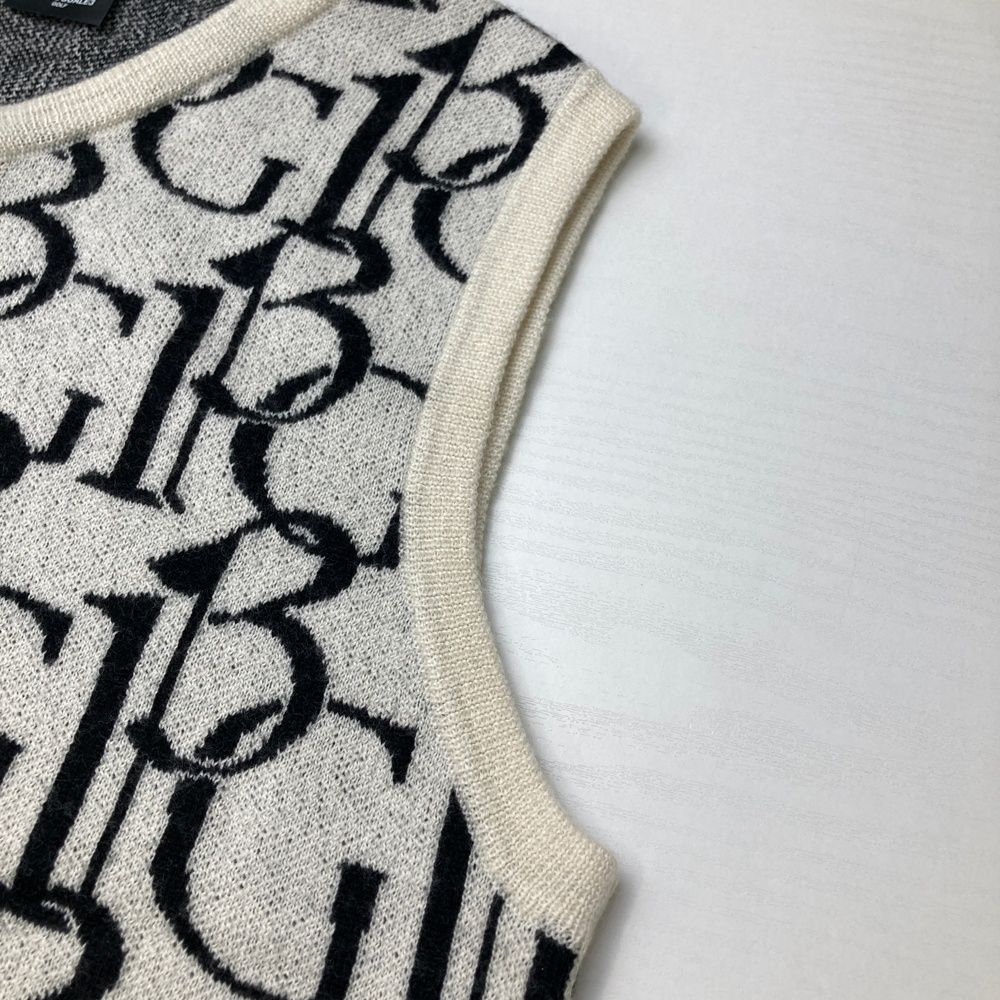 サイズ：5 1PIU1UGUALE3 GOLF GRK025 ニットベスト 総柄 ホワイト系