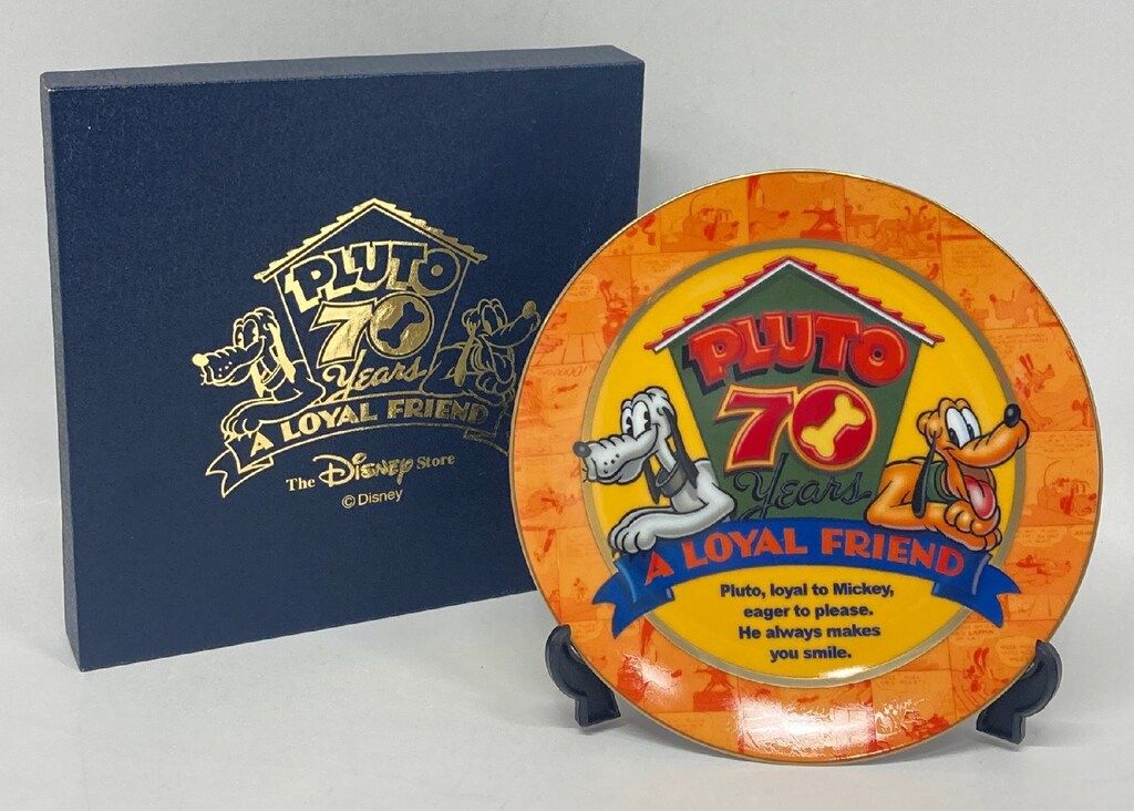ディズニーストア 記念プレート プルート70周年 - メルカリ