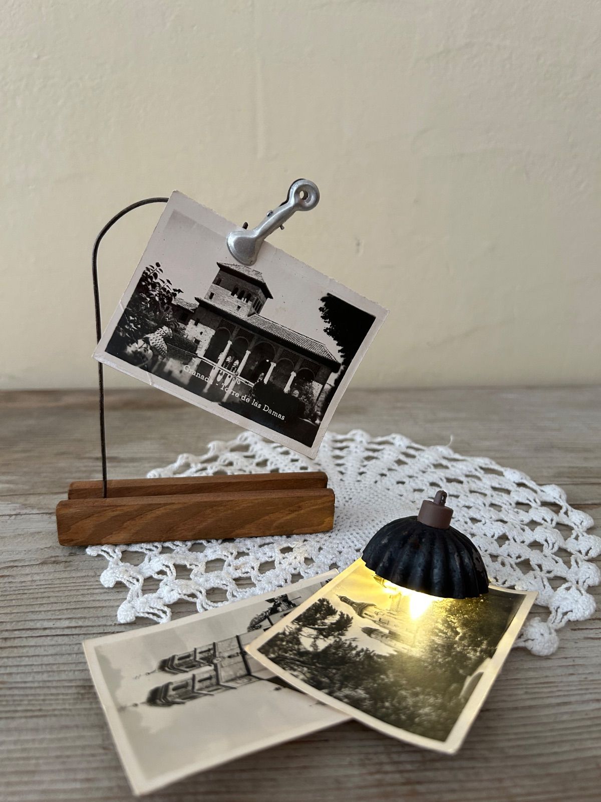 Ｅ・古道具 アンティーク雑貨 古材とミニモールドのランプ 古道具木製電池ランプ アンティーク風雑貨 ハンドメイド古材ランプ