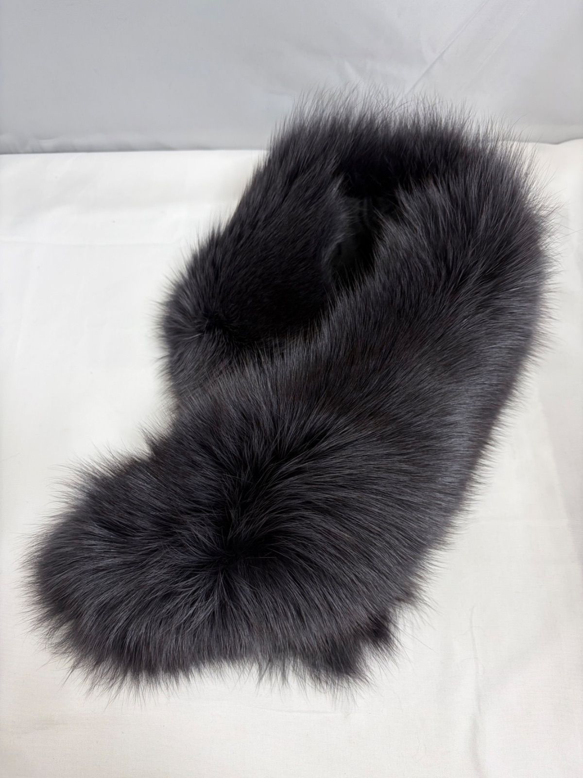 新品☆SAGA FOX サガフォックス　ブラック ☆美品⭐︎ SAGA FOX サガフォックス ファーマフラー ティペット