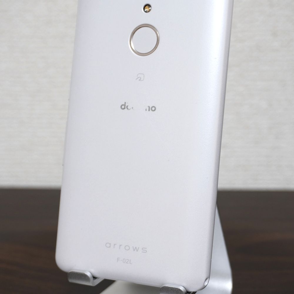 docomo arrows Be3 F-02L ホワイト 【SIMロック解除済】 4G 防水