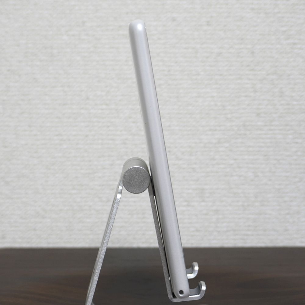 docomo arrows Be3 F-02L ホワイト 【SIMロック解除済】 4G 防水