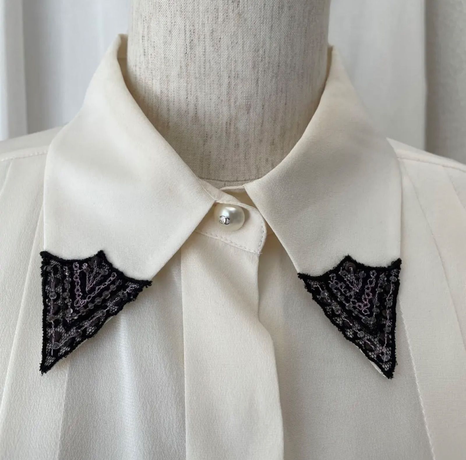 シャネル 購入 フェイクパールココマークボタン シルクシャツ ブラウス