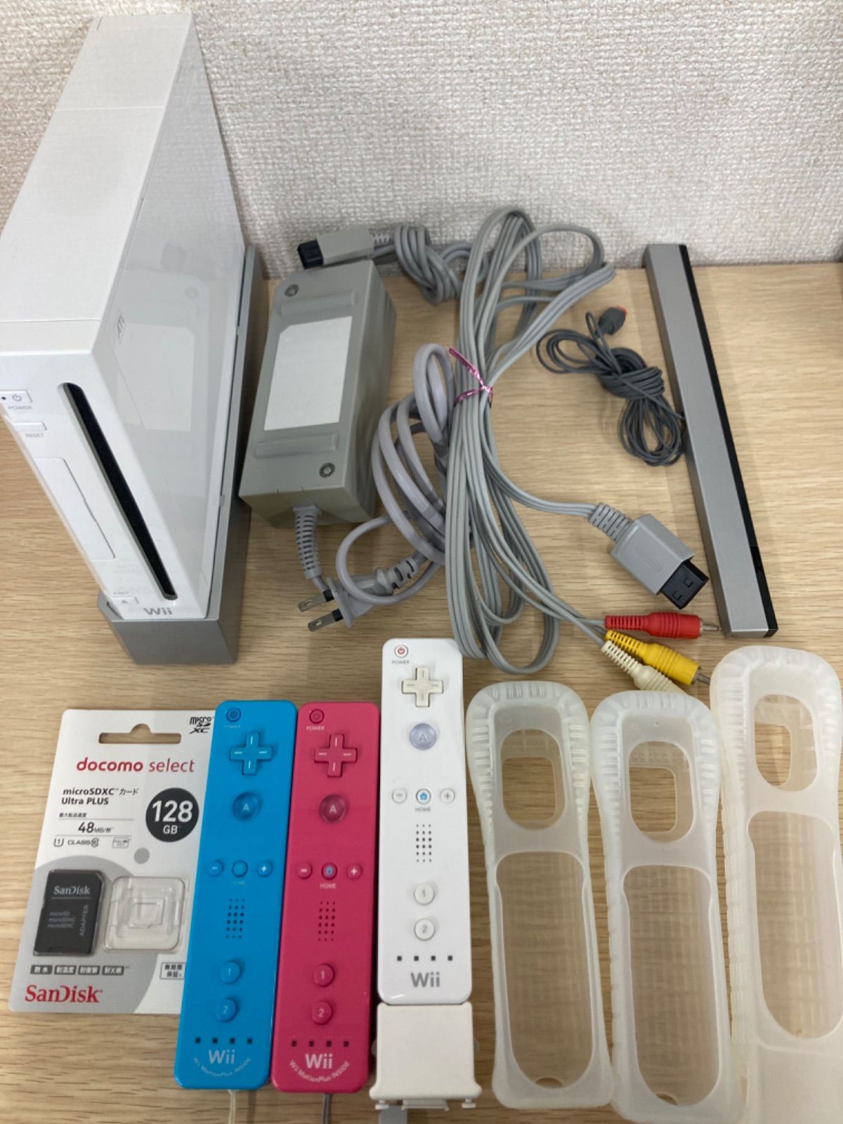 ÷ ０ 初期化済み Wii 本体 ホワイト リモコン コントローラー セット 水色 白色 ピンク ゲーム機本体 2