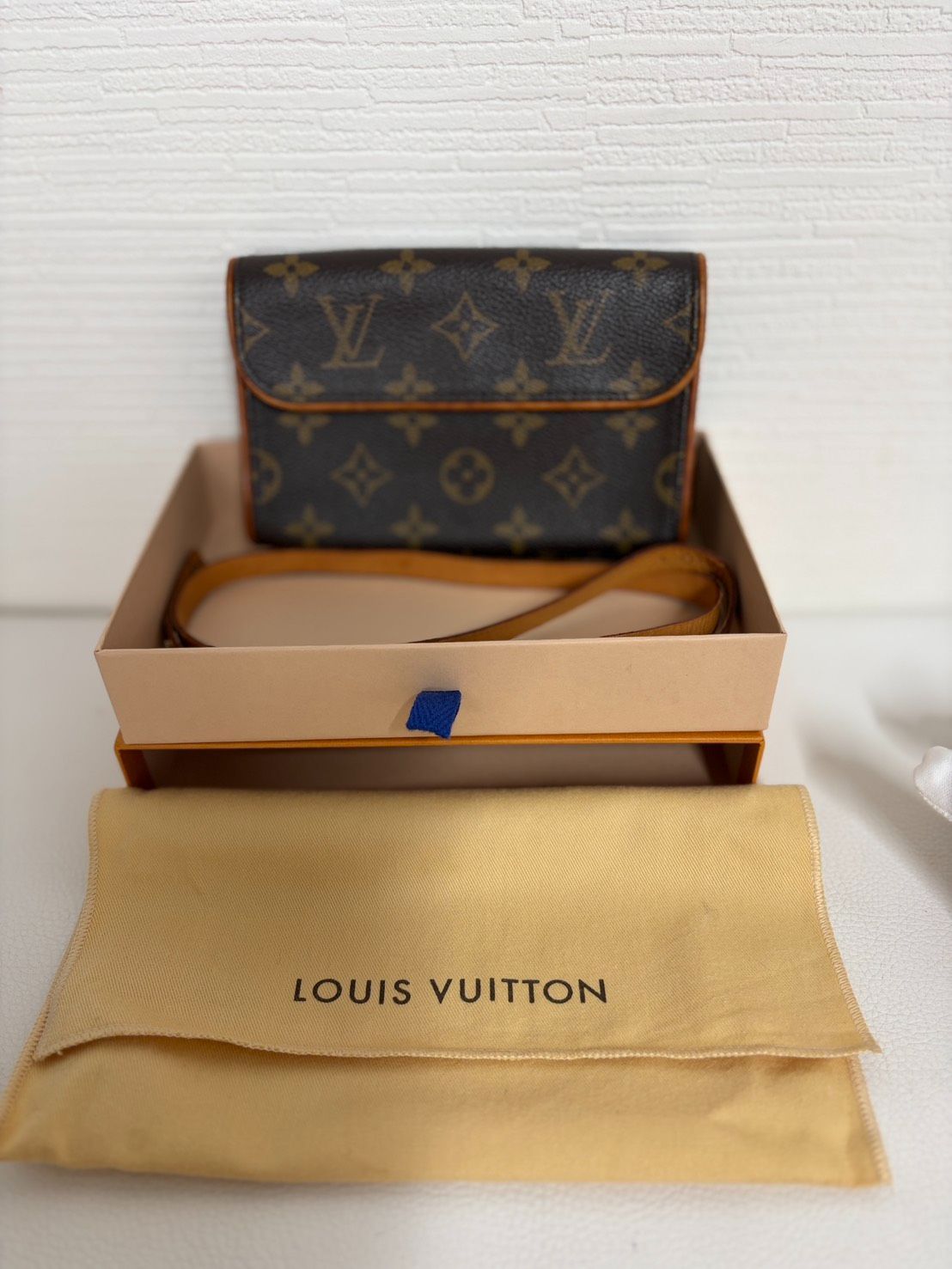 中古美品正規品 LOUIS VUITTON ルイ ヴィトン モノグラム ポシェット