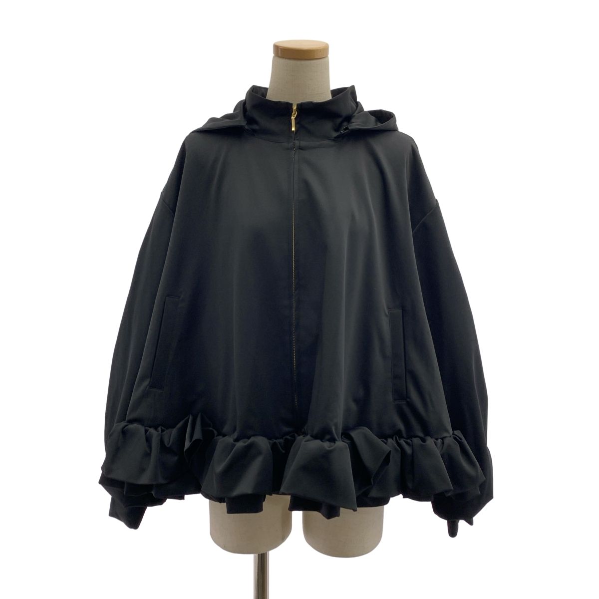 メゾンドドルチェ　ラッフルマウンテンパーカー 美品】 maison de Dolce / メゾンドドルチェ | 2025 | ruffle mountain