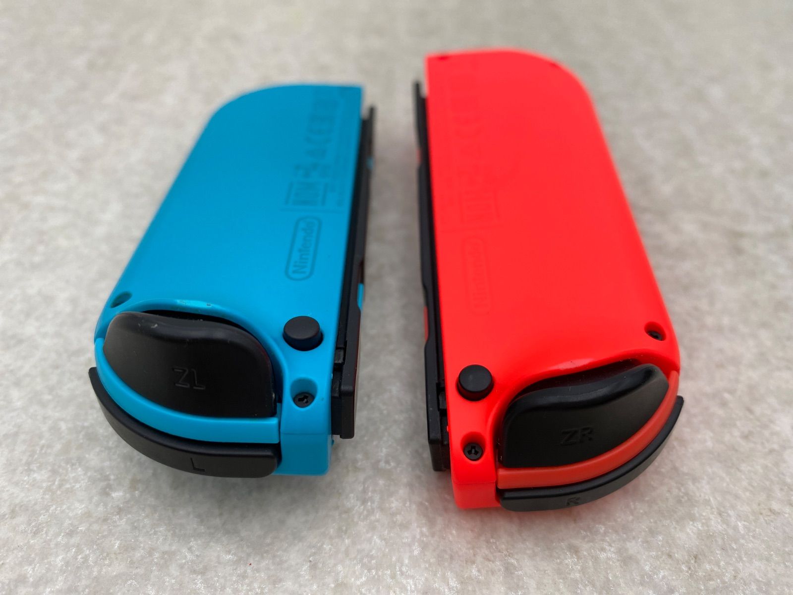 ◇Nintendo Switch Joy－Con（L） ネオンブルー／（R） ネオンレッド