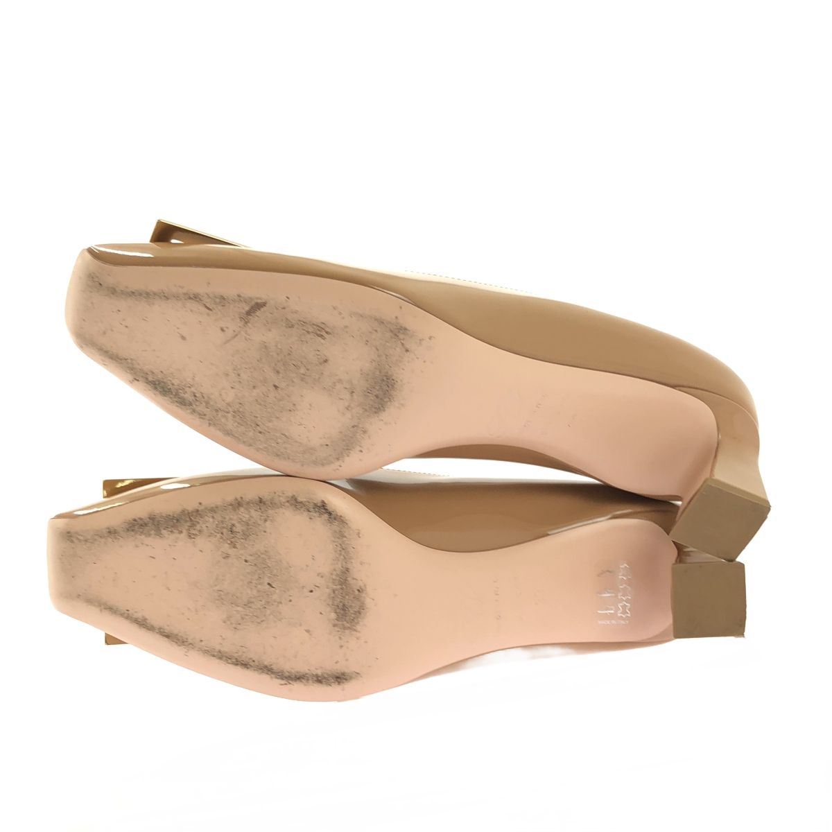 【ロジェヴィヴィエ】トランペット　パンプス　ベージュ系　スクエアトゥ　39 美品】 Roger Vivier / ロジェ・ヴィヴィエ | トランペット パテント