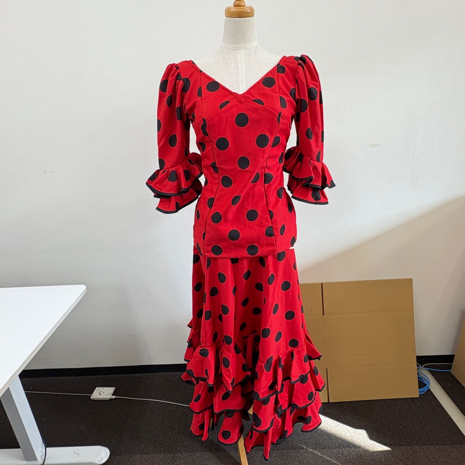 フラメンコ衣装 ドレス セパレート 赤 黒 水玉 ドット柄 フリル - メルカリ