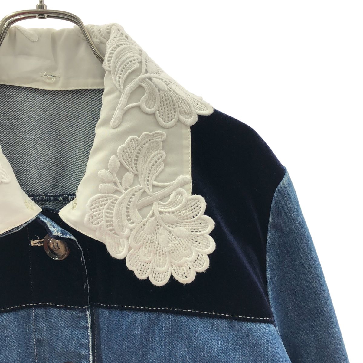 MIU MIU デニムジャケット レース襟 miu miu / ミュウミュウ | ロゴワッペン レースカラー ベルベット切替