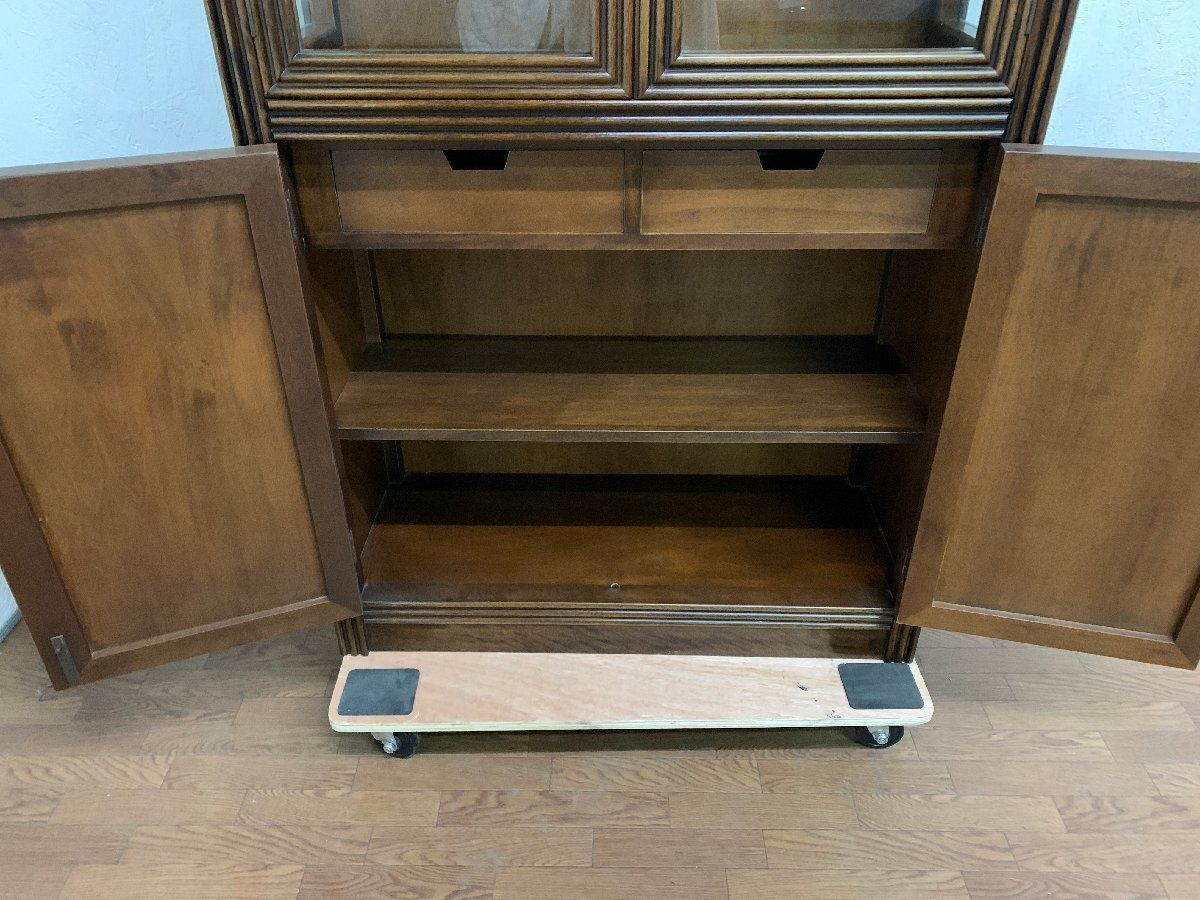 ○バロッサバレンティ 照明付き ガラスキャビネット キュリオケース