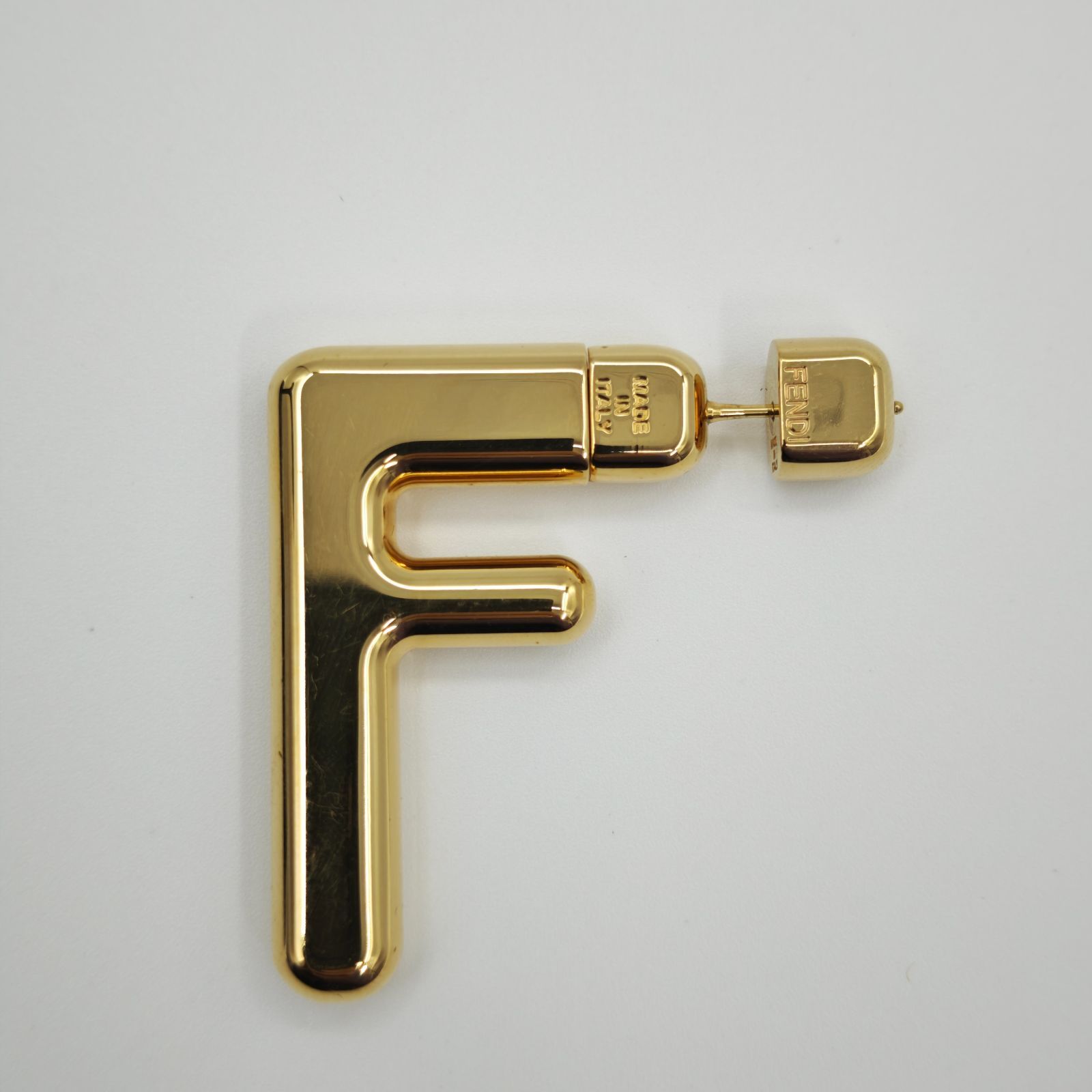 中古】FENDI FFロゴピアス - メルカリ