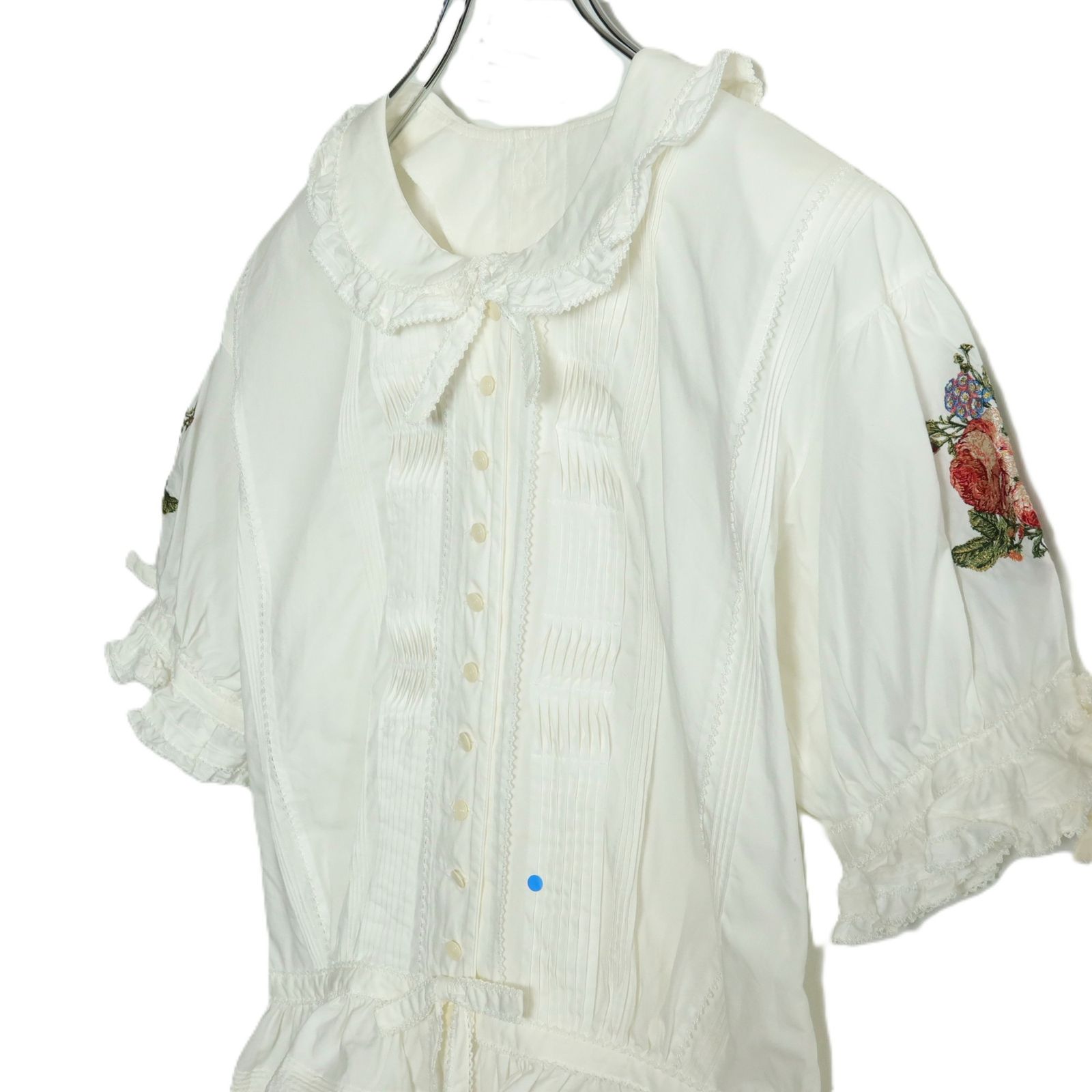 ワンダフルワールド カネコイサオ☆刺繍付きブラウス 白系 前開き