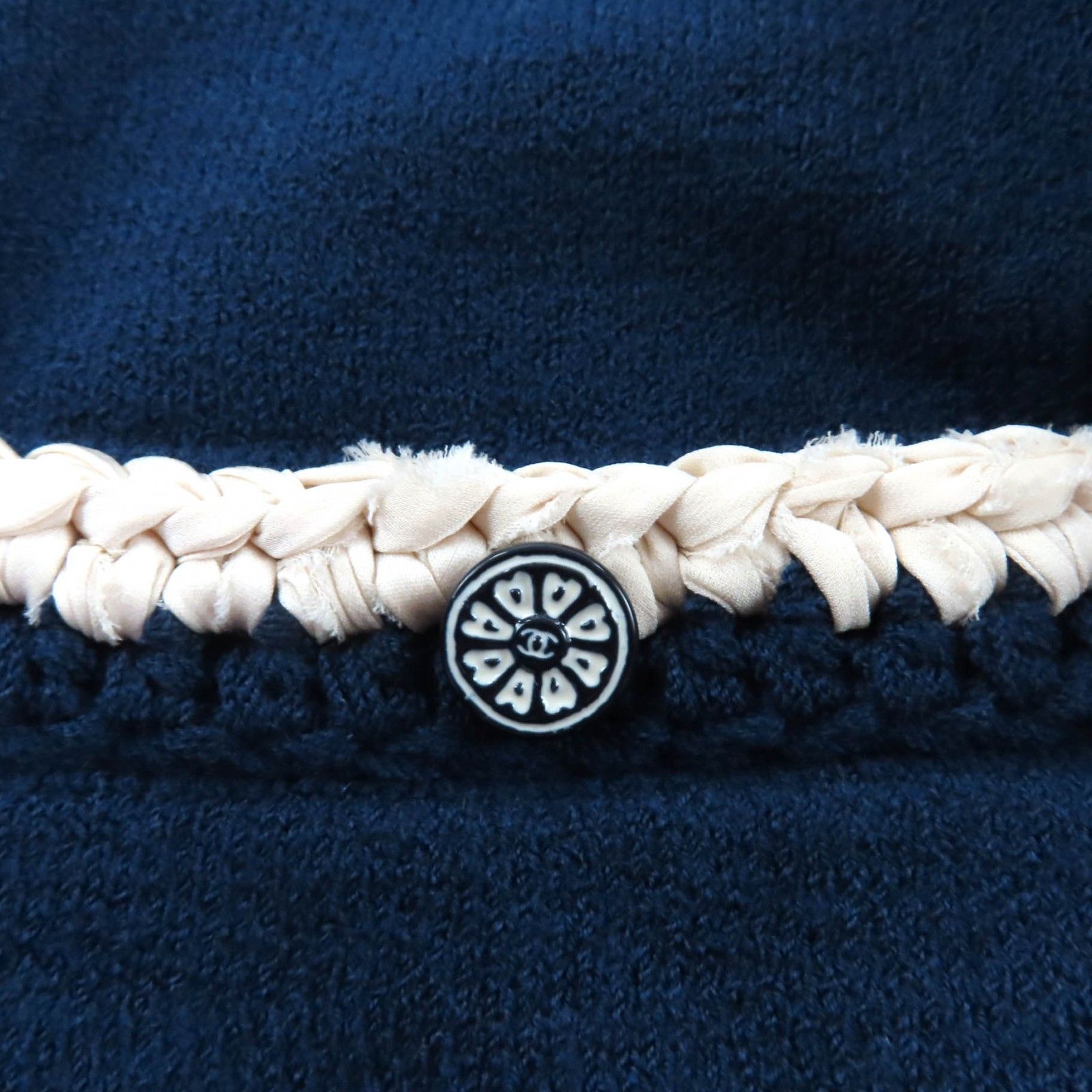 美品☆CHANEL シャネル P53333 ウール100％ ココマークボタン付 長袖