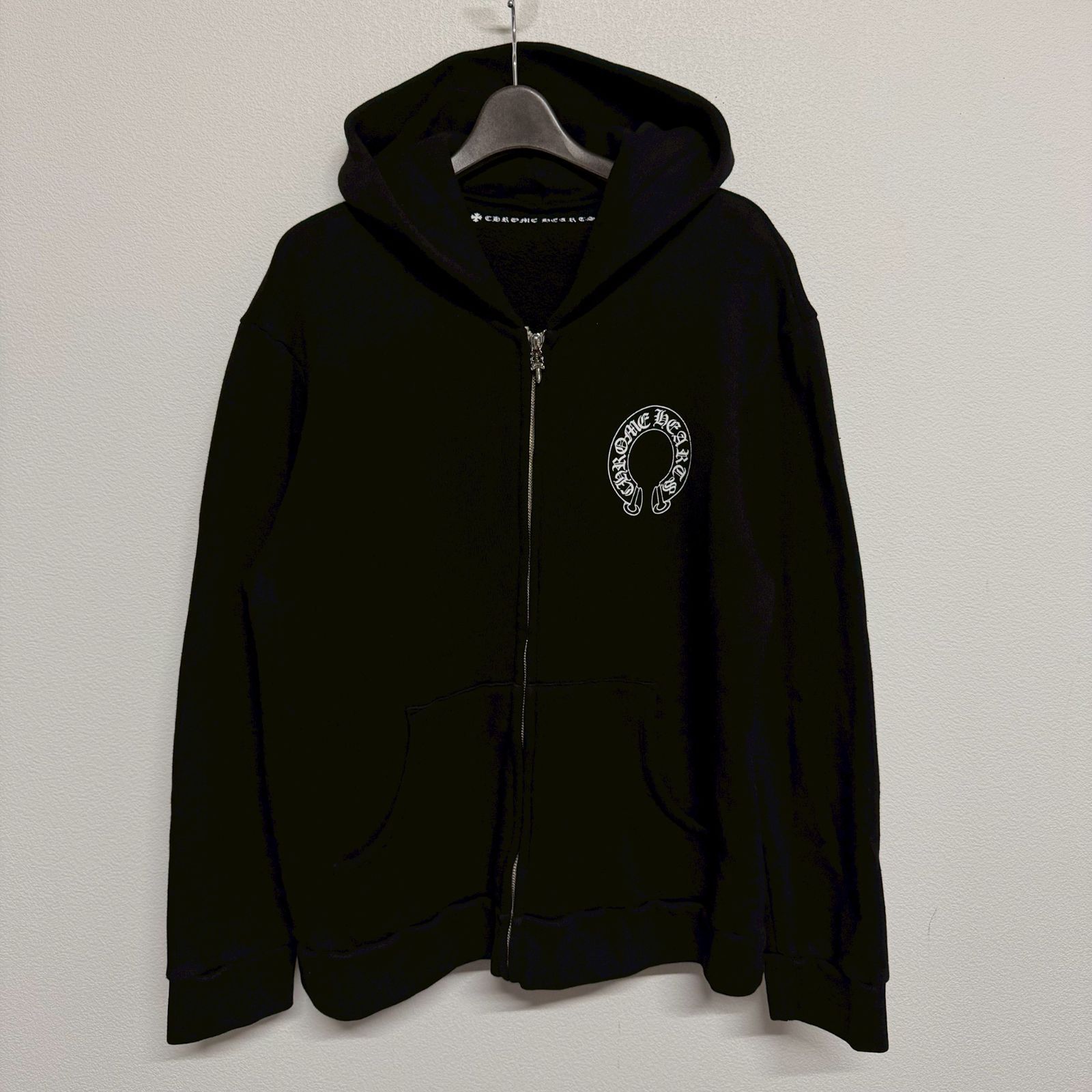 クロムハーツ バックアーチ ジップ アップ パーカー フーディー CHROME HEARTS クロムハーツ アーチ ロゴ バックプリント ジップ