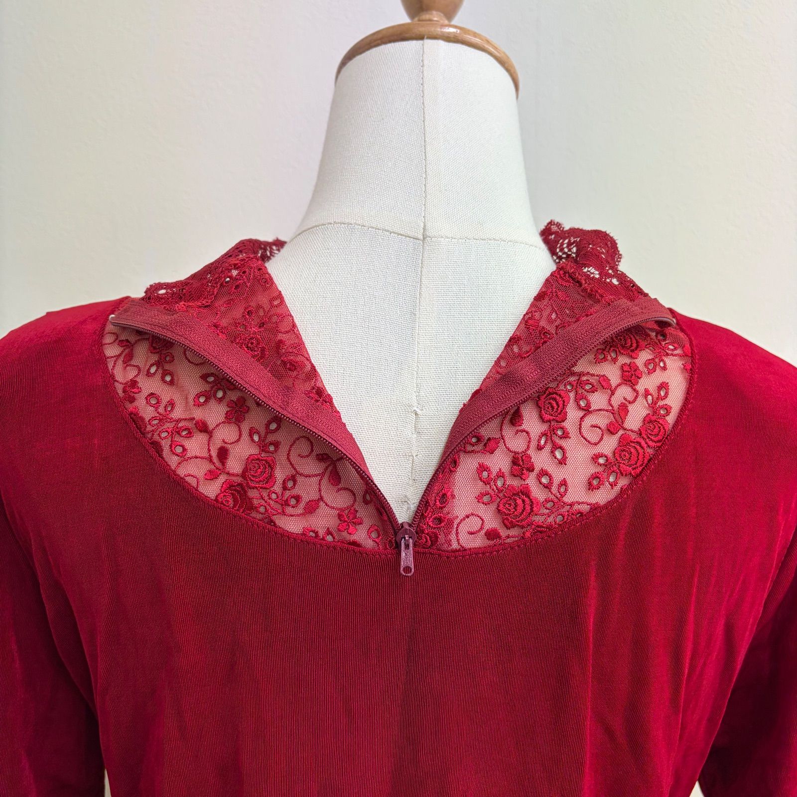 フラメンコ衣装　赤いレースフラメンコトップス新品未使用 ダンス衣装 トップス フラメンコ 衣装 フラメンコ衣装 フリルトップス