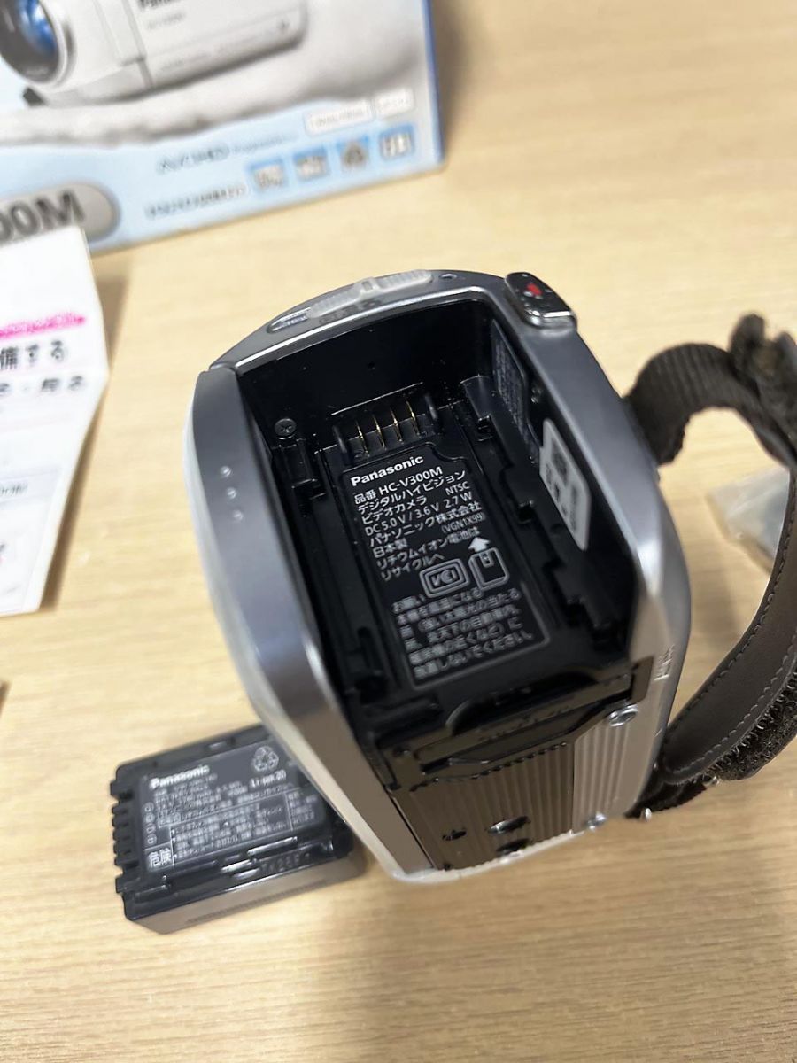 ジャンク品】 Panasonic パナソニック デジタル ビデオカメラ HC-V300M