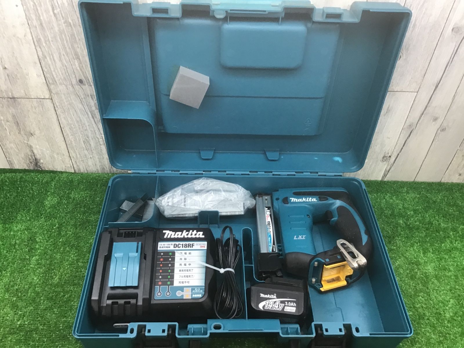 【中古動作品】マキタmakita コードレスタッカ ST120DRF〇アクトツール富山店〇C
