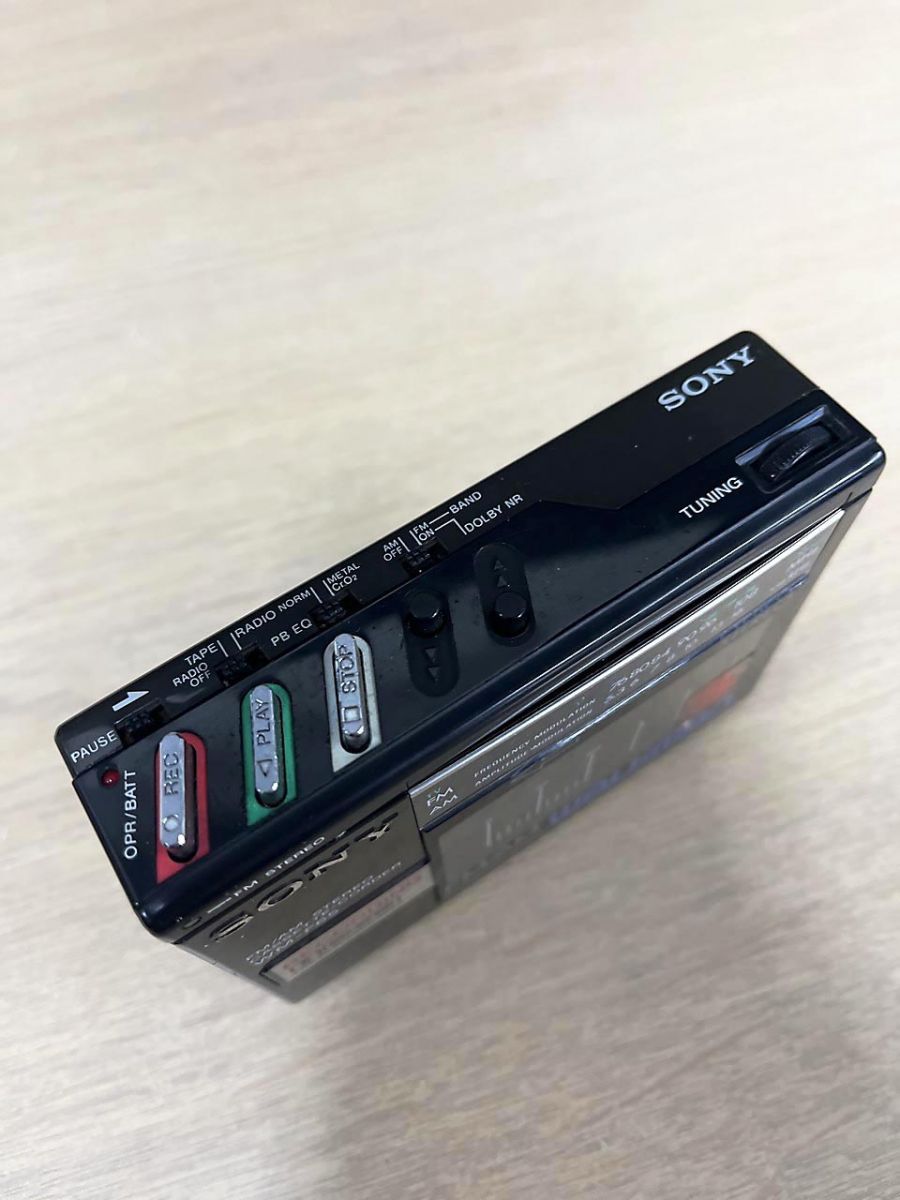 ジャンク品】 SONY ソニー FM/AM WALKMAN ウォークマン WM-F65 - メルカリ