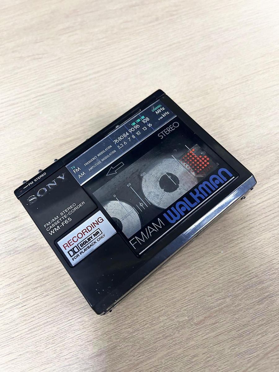ジャンク品】 SONY ソニー FM/AM WALKMAN ウォークマン WM-F65 - メルカリ