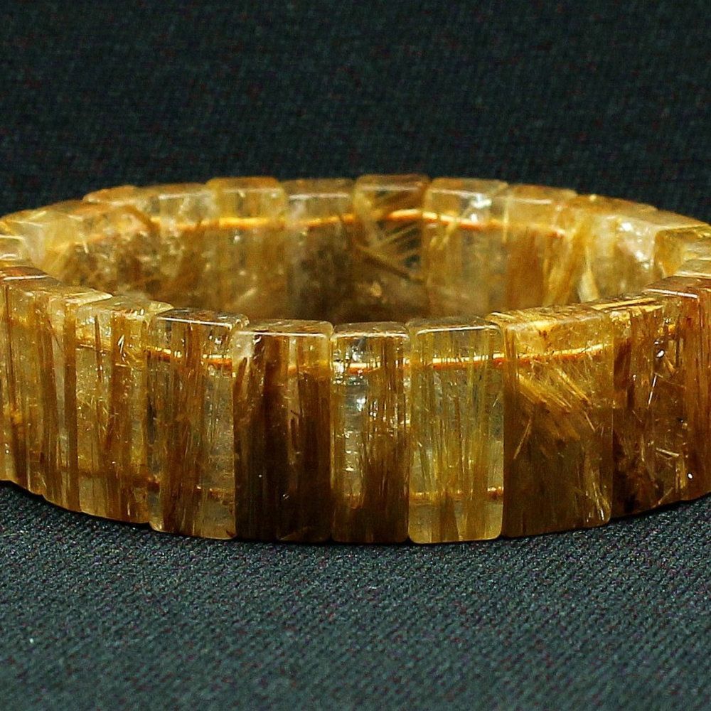 唯一無二の品格！！【金針の芸術作品☆ルチルクォーツバングル】約18