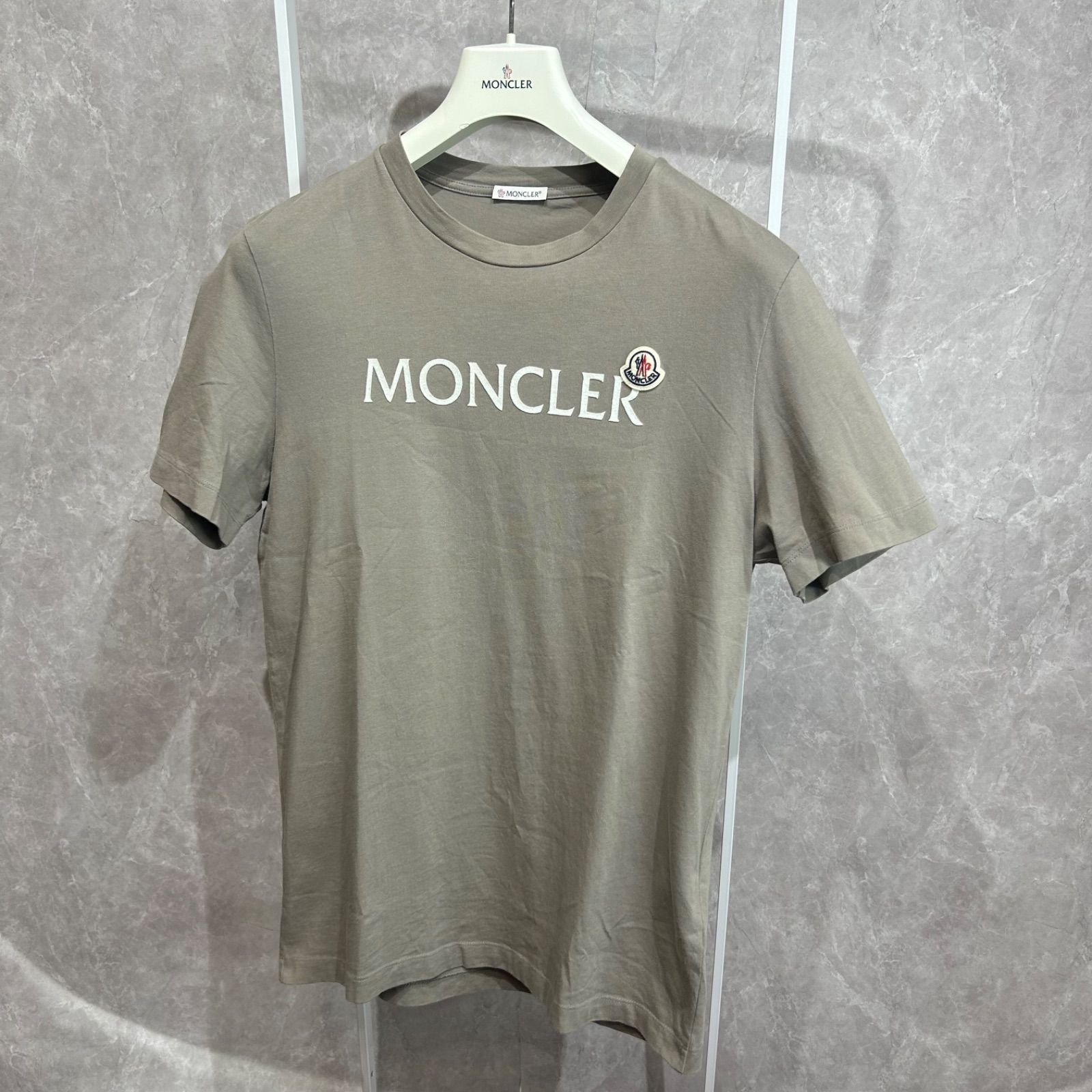 モンクレール　MONCLER ベージュ Tシャツ MONCLER モンクレール 半袖Tシャツベージュ T-SHIRTM - メルカリ