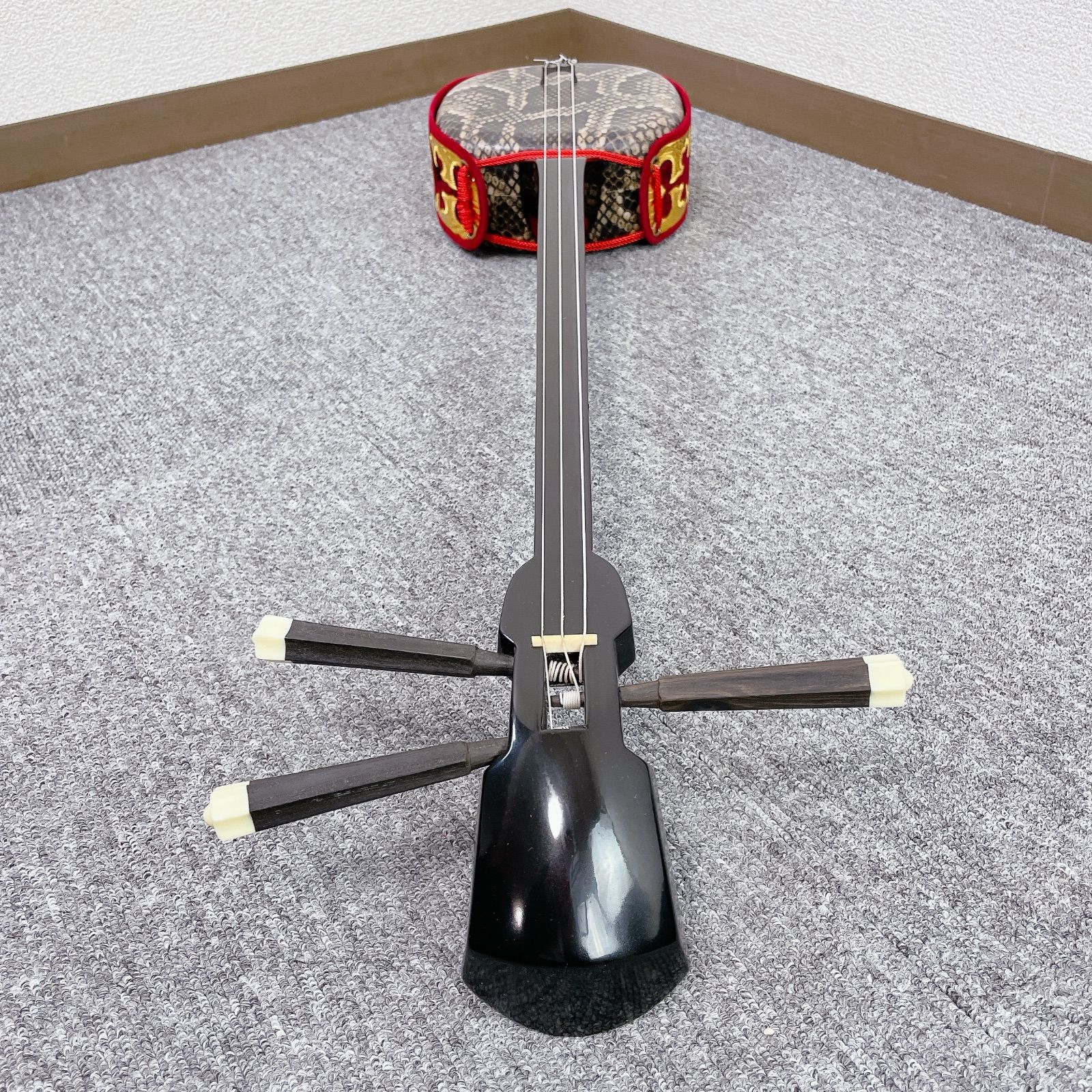 沖縄 三線 人工皮 人工蛇皮 民謡 楽器 沖縄民謡 - メルカリ