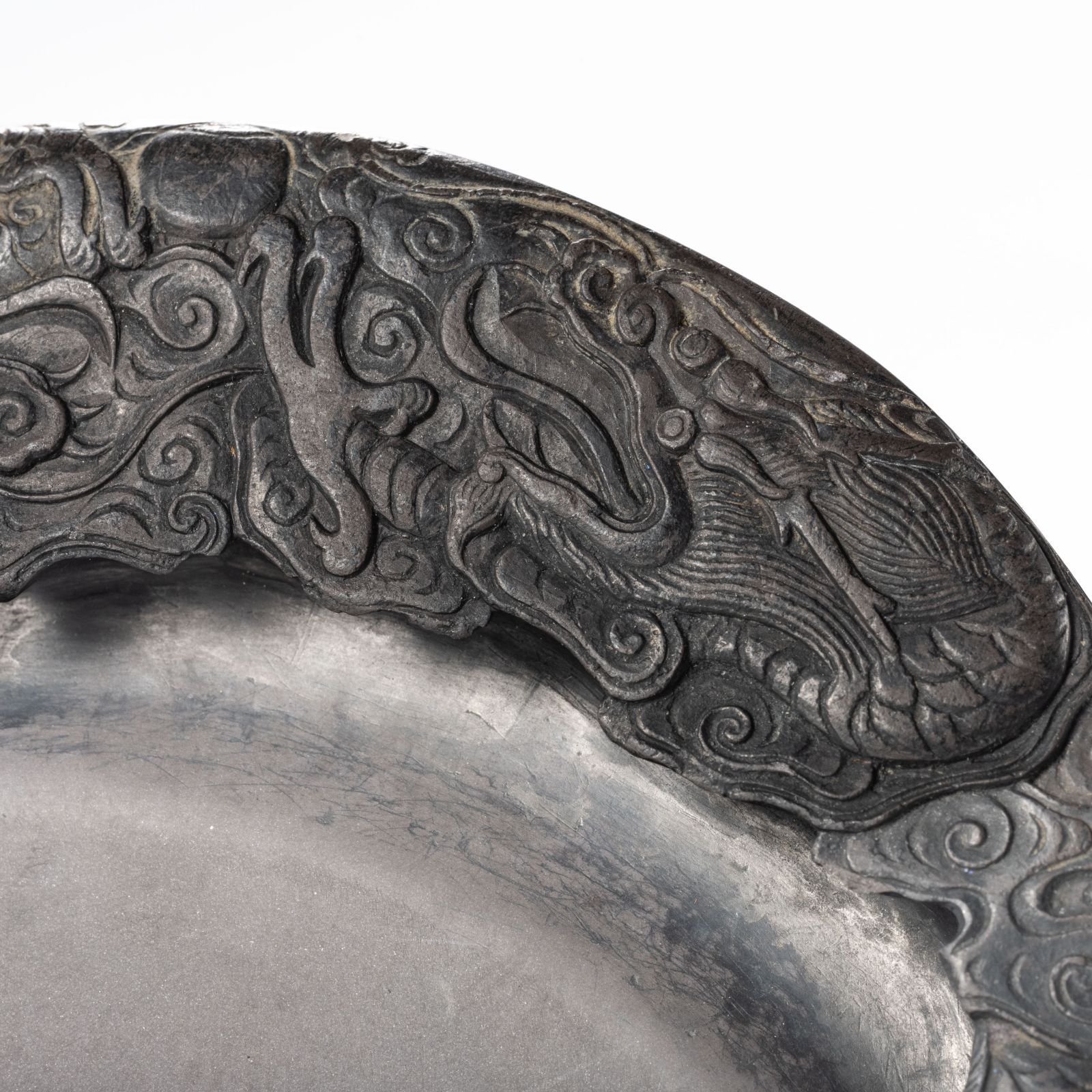 美品】清代 雲龍紋端硯 円硯 唐木漆塗箱付 書道具 中国古美術 骨董