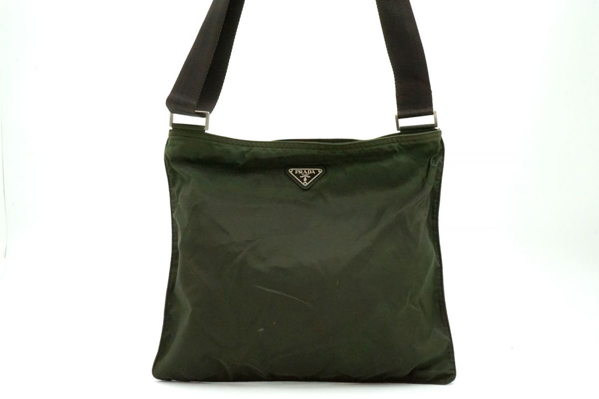 ✨人気✨プラダ　サコッシュ　ショルダーバッグ　三角ロゴ　ロゴプレート　白タグ　緑 プラダ ショルダーバッグ サコッシュ Unisex 三角ロゴプレート 軽量